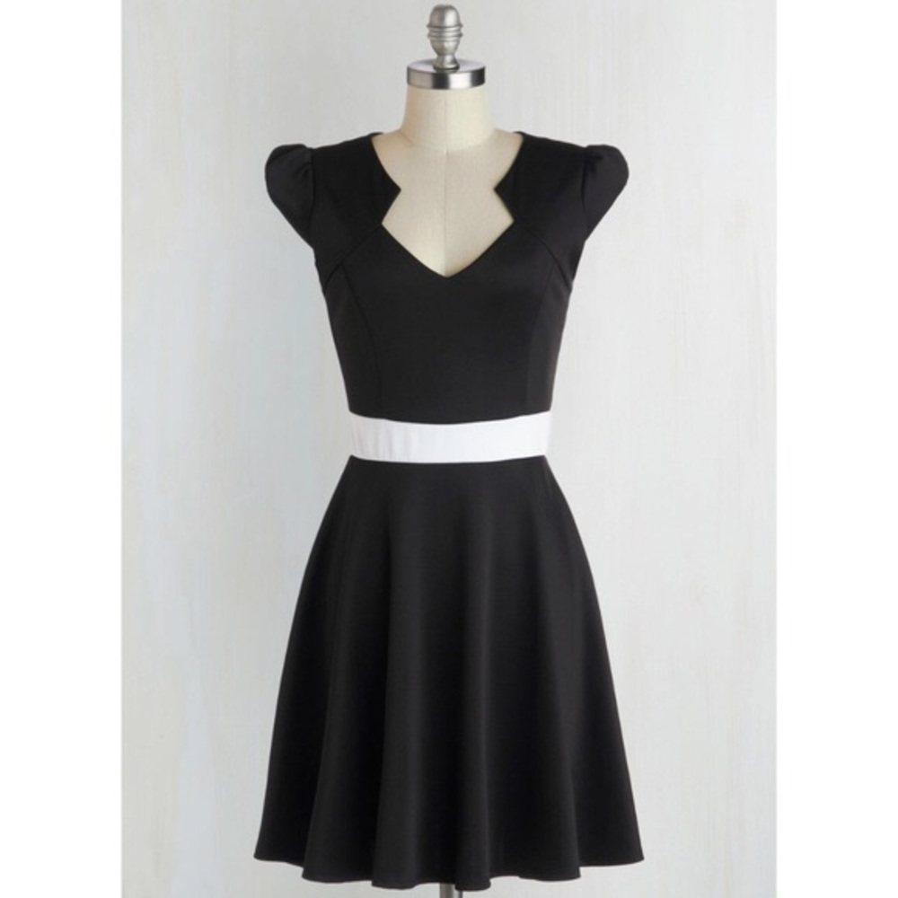 ModCloth The Story of Citrus Dress in Black in L
